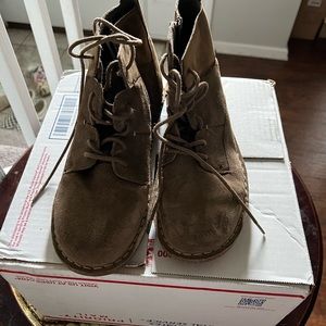 Suede Shoe (Tan/Brown)